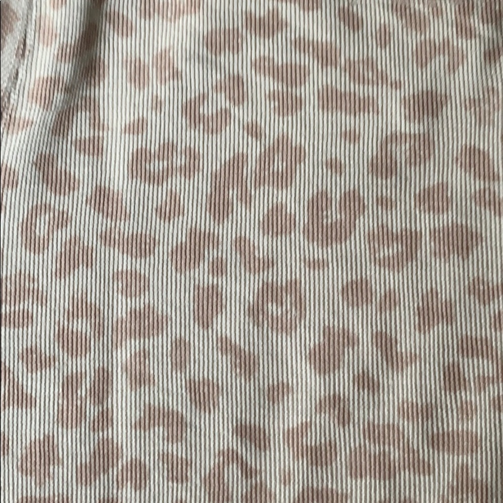 NWT Animal Print Thermal - Picture 5 of 5